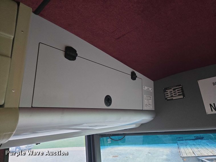 image for item ET5011 2009 Blue Bird CoachWorks coach bus