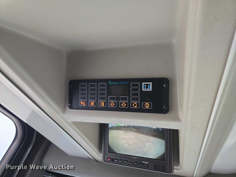 image for item ET5011 2009 Blue Bird CoachWorks coach bus