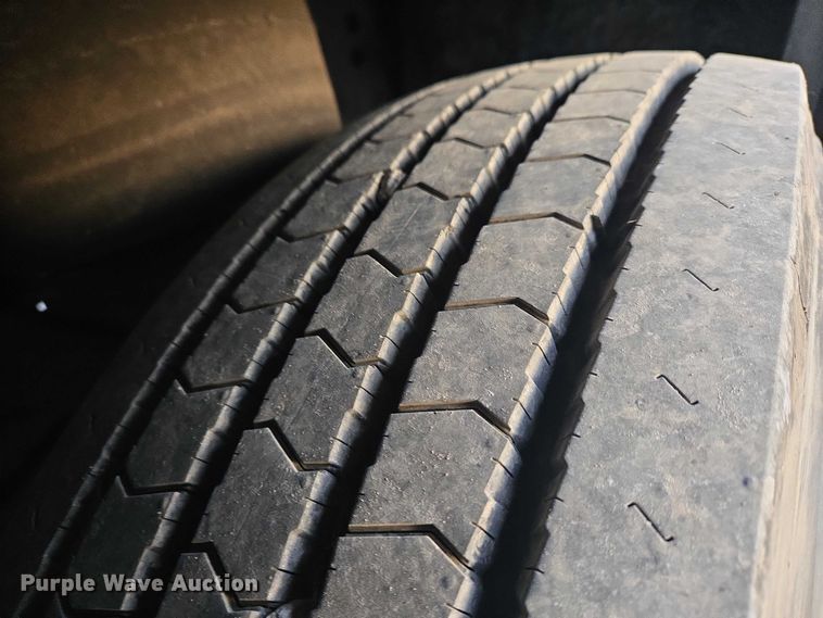 image for item ET5011 2009 Blue Bird CoachWorks coach bus