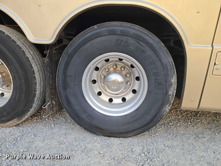 image for item ET5011 2009 Blue Bird CoachWorks coach bus