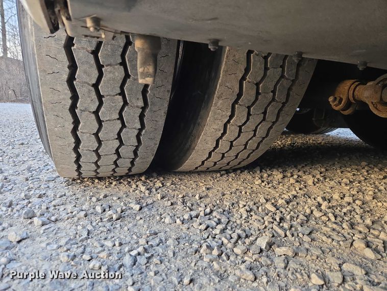 image for item ET5011 2009 Blue Bird CoachWorks coach bus