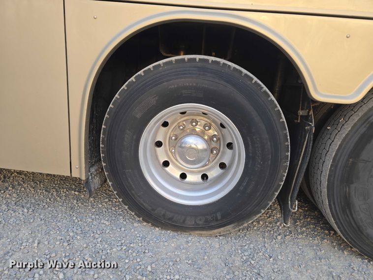 image for item ET5011 2009 Blue Bird CoachWorks coach bus