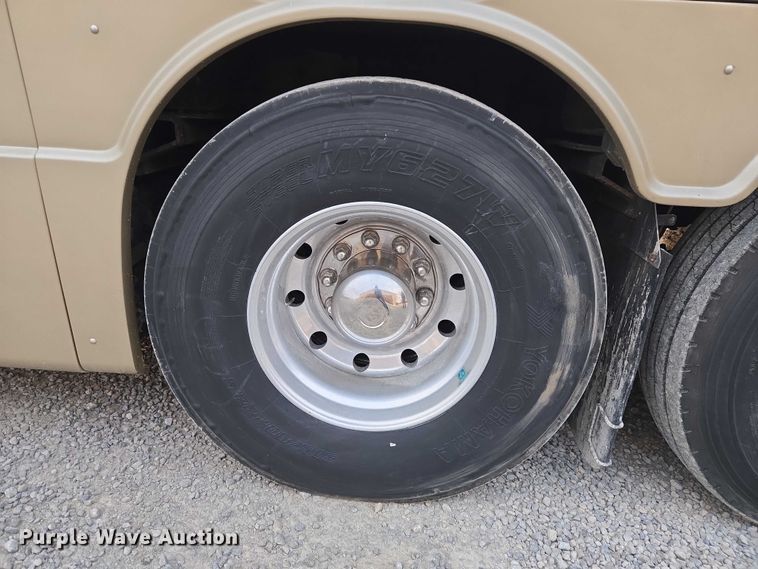 image for item ET5011 2009 Blue Bird CoachWorks coach bus