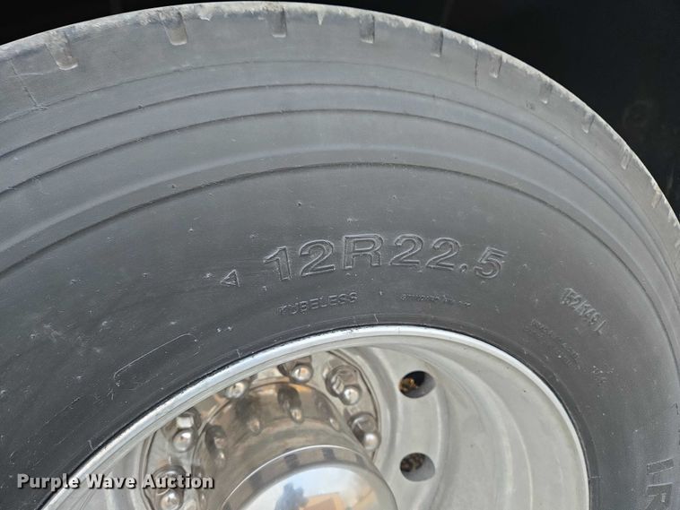 image for item ET5011 2009 Blue Bird CoachWorks coach bus