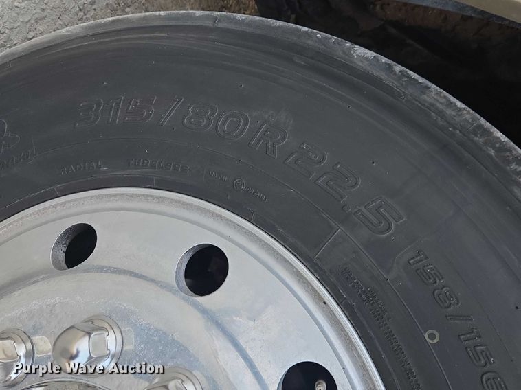 image for item ET5011 2009 Blue Bird CoachWorks coach bus