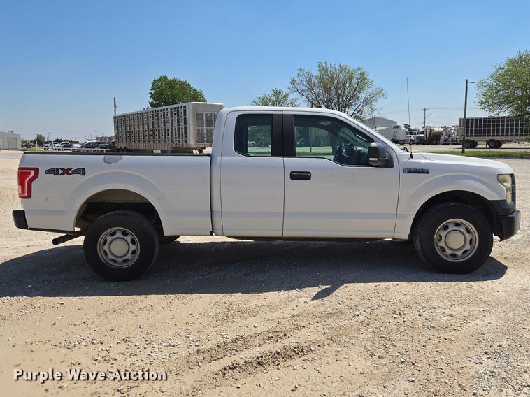 image for item ET5186 2016 Ford F150 Ext. Cab pickup truck