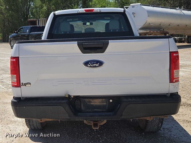 image for item ET5186 2016 Ford F150 Ext. Cab pickup truck