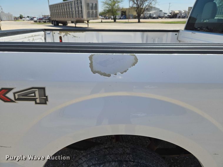 image for item ET5186 2016 Ford F150 Ext. Cab pickup truck