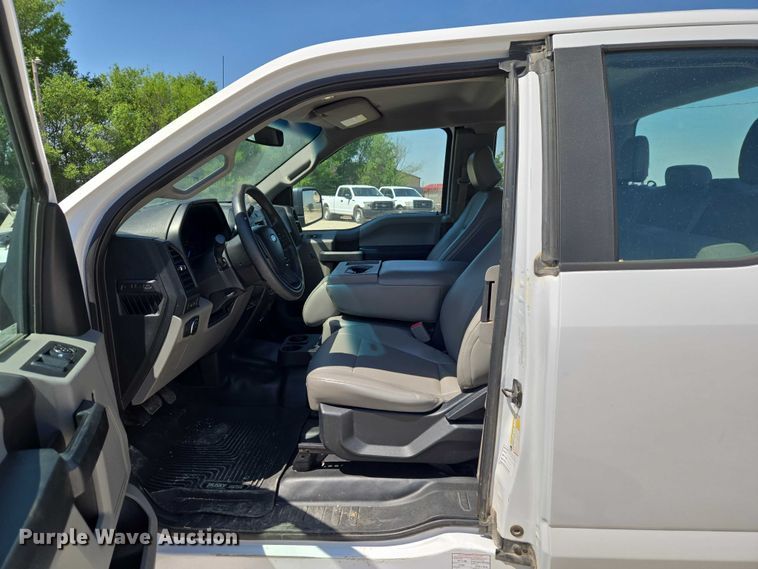 image for item ET5186 2016 Ford F150 Ext. Cab pickup truck