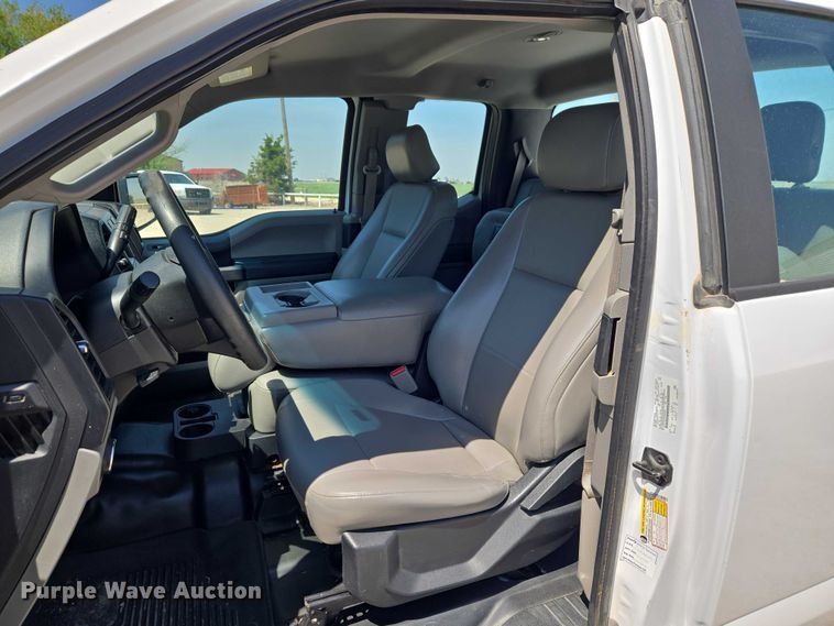 image for item ET5186 2016 Ford F150 Ext. Cab pickup truck