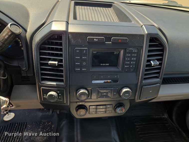 image for item ET5186 2016 Ford F150 Ext. Cab pickup truck