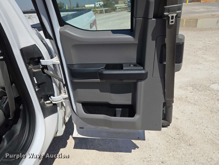 image for item ET5186 2016 Ford F150 Ext. Cab pickup truck