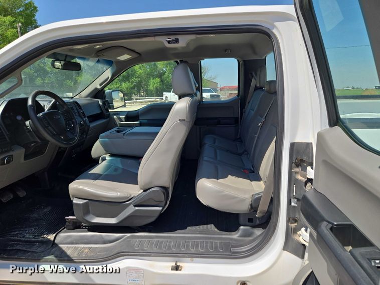 image for item ET5186 2016 Ford F150 Ext. Cab pickup truck