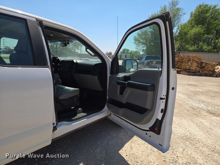 image for item ET5186 2016 Ford F150 Ext. Cab pickup truck