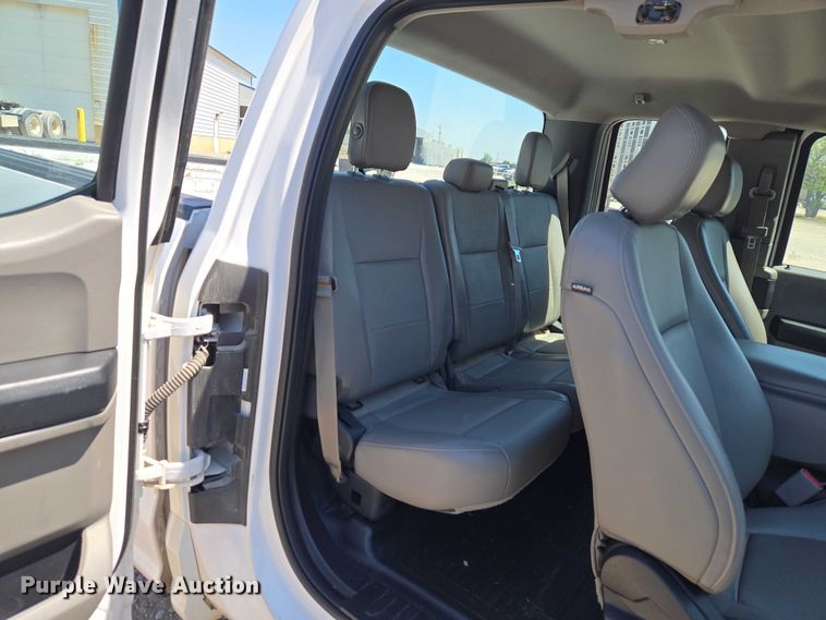 image for item ET5186 2016 Ford F150 Ext. Cab pickup truck