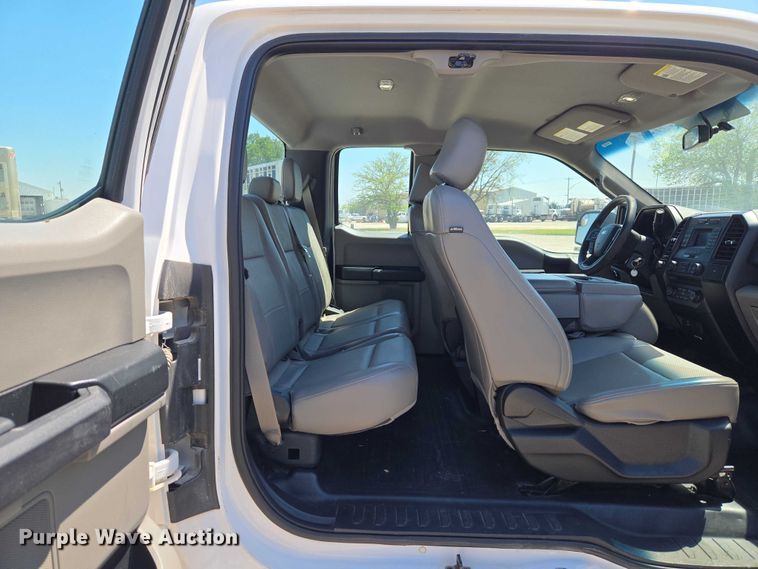 image for item ET5186 2016 Ford F150 Ext. Cab pickup truck