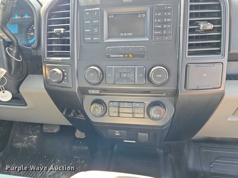 image for item ET5186 2016 Ford F150 Ext. Cab pickup truck