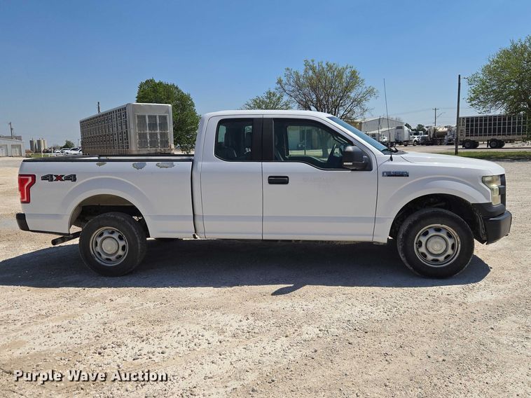 image for item ET5188 2016 Ford F150 Ext. Cab pickup truck