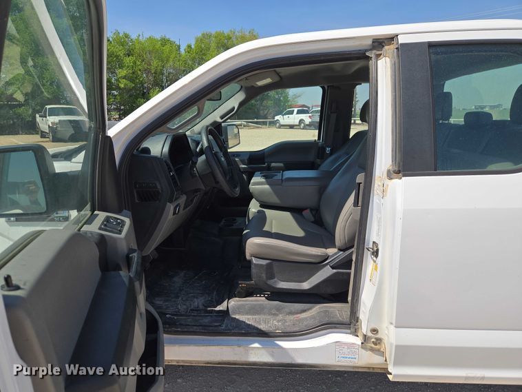 image for item ET5188 2016 Ford F150 Ext. Cab pickup truck