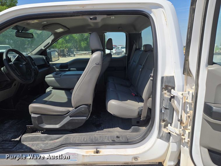 image for item ET5188 2016 Ford F150 Ext. Cab pickup truck