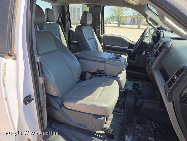 image for item ET5188 2016 Ford F150 Ext. Cab pickup truck