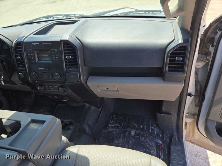 image for item ET5188 2016 Ford F150 Ext. Cab pickup truck