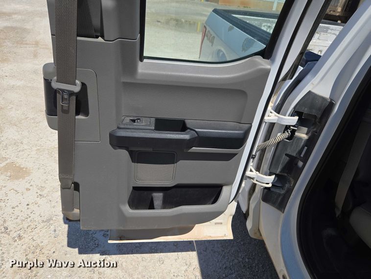 image for item ET5188 2016 Ford F150 Ext. Cab pickup truck