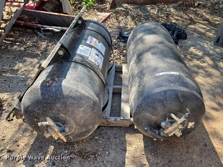 image for item ET5189 (2) Quantum CNG tanks