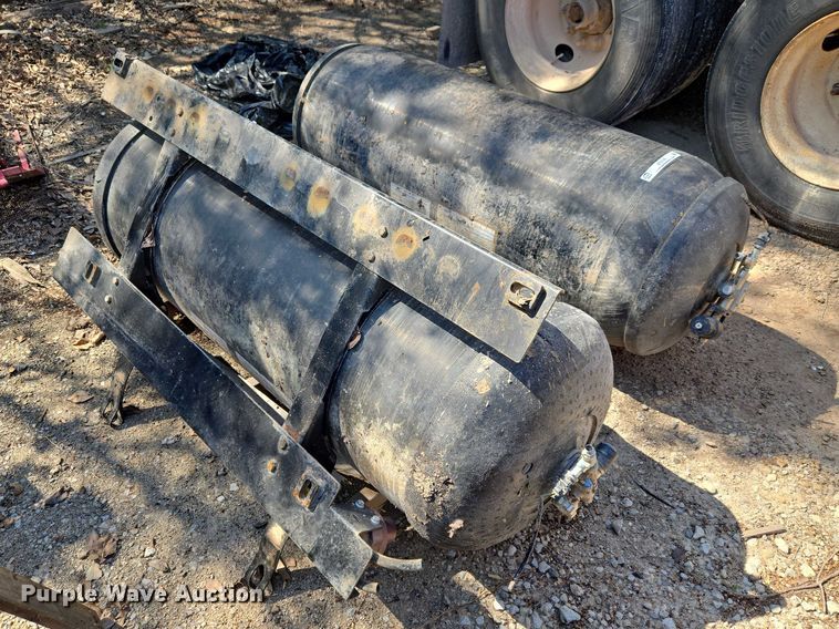 image for item ET5189 (2) Quantum CNG tanks