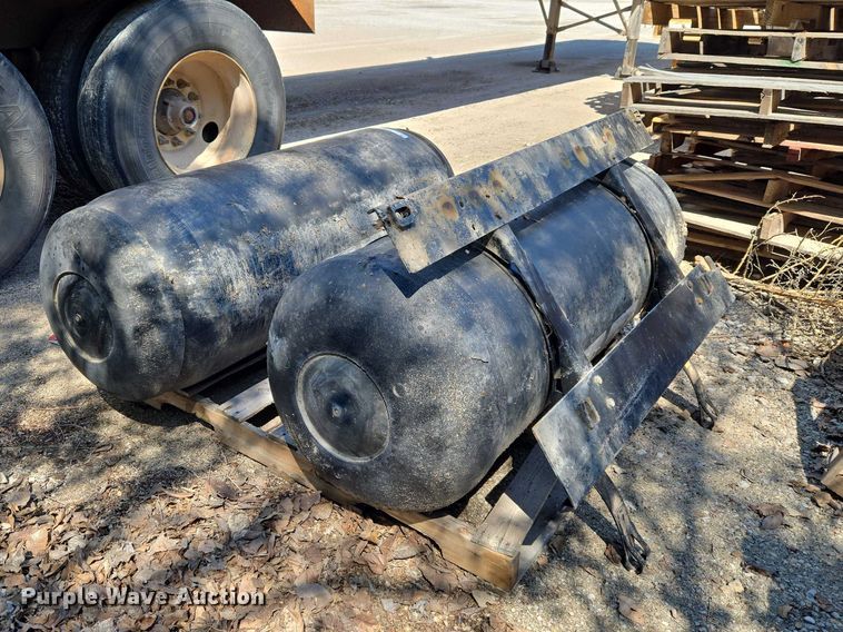 image for item ET5189 (2) Quantum CNG tanks