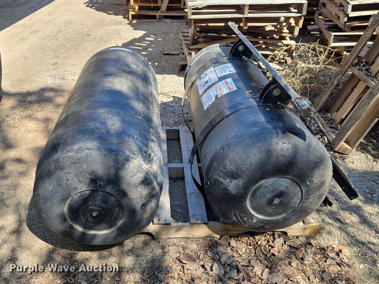 image for item ET5189 (2) Quantum CNG tanks