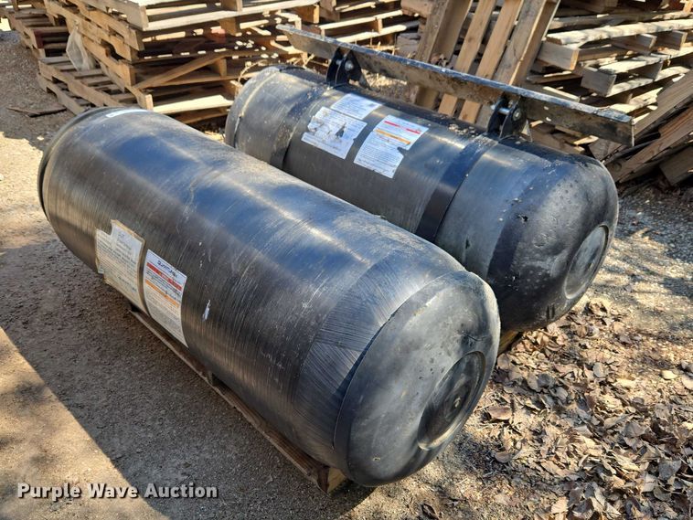 image for item ET5189 (2) Quantum CNG tanks