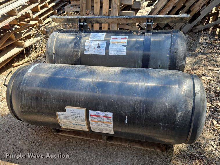image for item ET5189 (2) Quantum CNG tanks