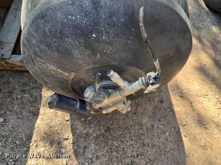 image for item ET5189 (2) Quantum CNG tanks