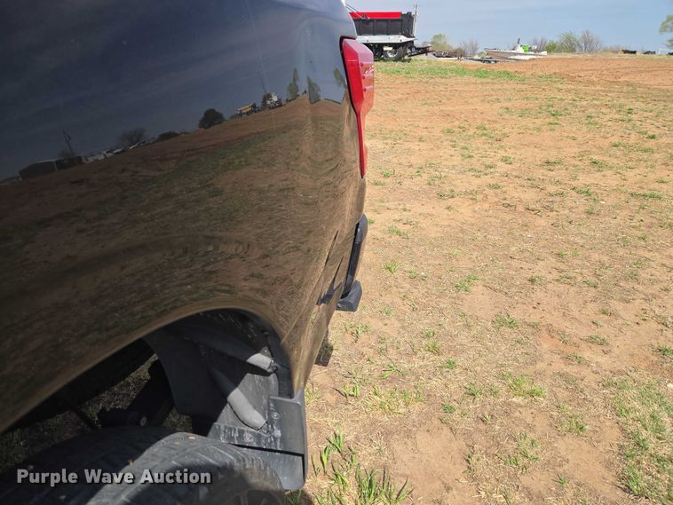 image for item ET5230 2018 Nissan Titan XD Crew Cab pickup truck