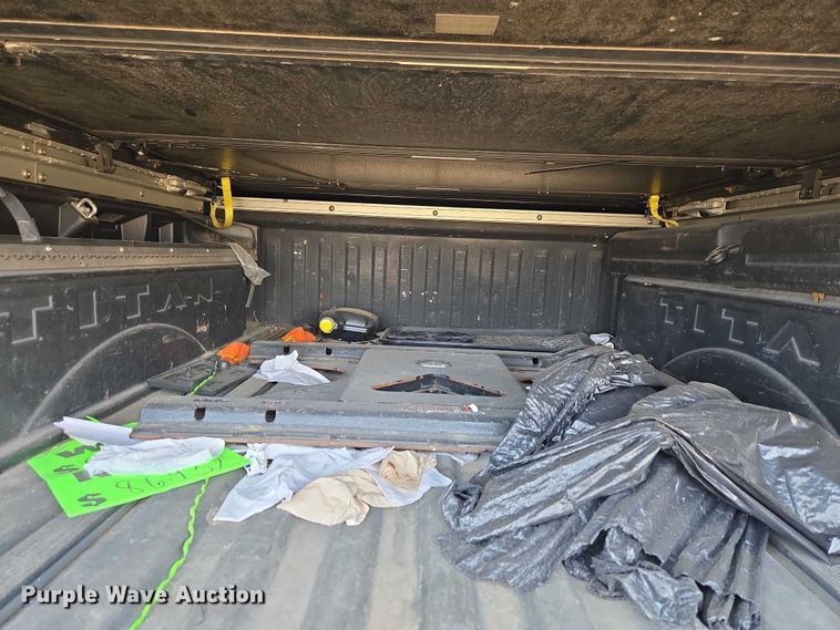image for item ET5230 2018 Nissan Titan XD Crew Cab pickup truck