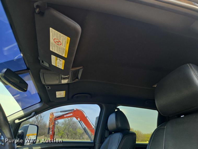 image for item ET5230 2018 Nissan Titan XD Crew Cab pickup truck