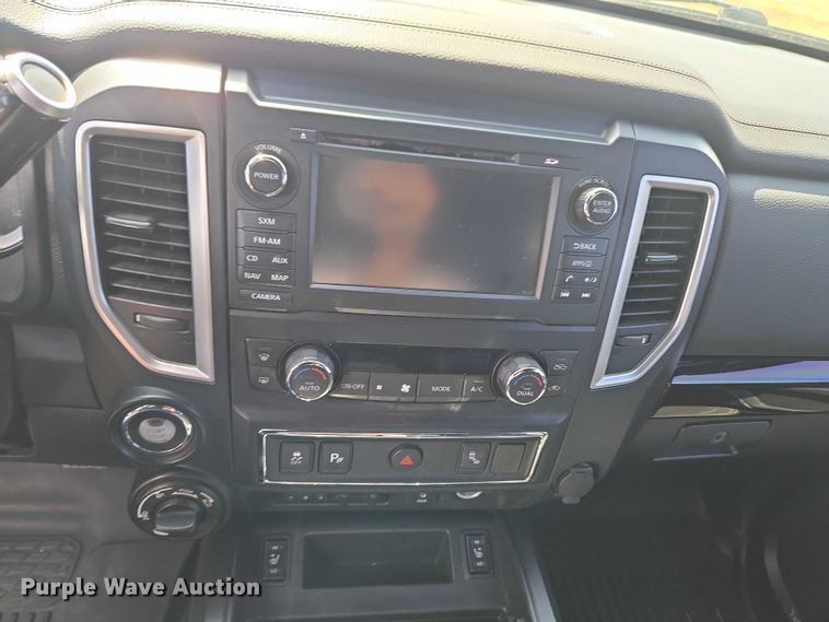 image for item ET5230 2018 Nissan Titan XD Crew Cab pickup truck
