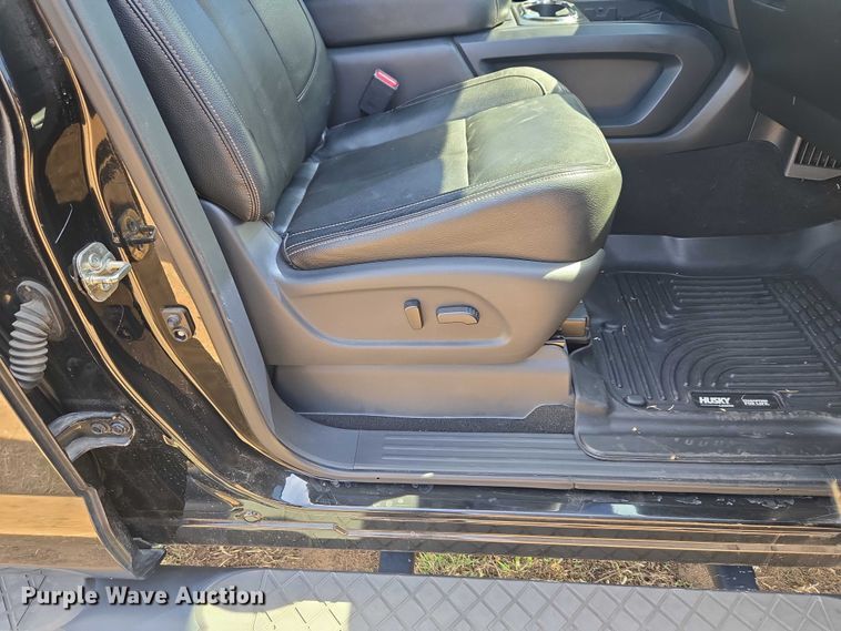 image for item ET5230 2018 Nissan Titan XD Crew Cab pickup truck