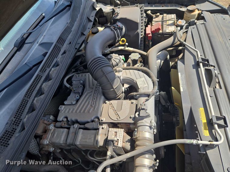 image for item ET5230 2018 Nissan Titan XD Crew Cab pickup truck
