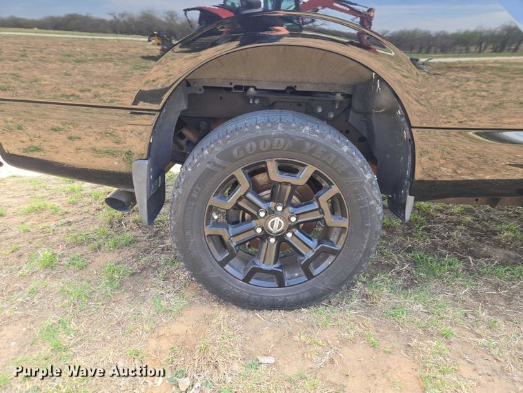 image for item ET5230 2018 Nissan Titan XD Crew Cab pickup truck
