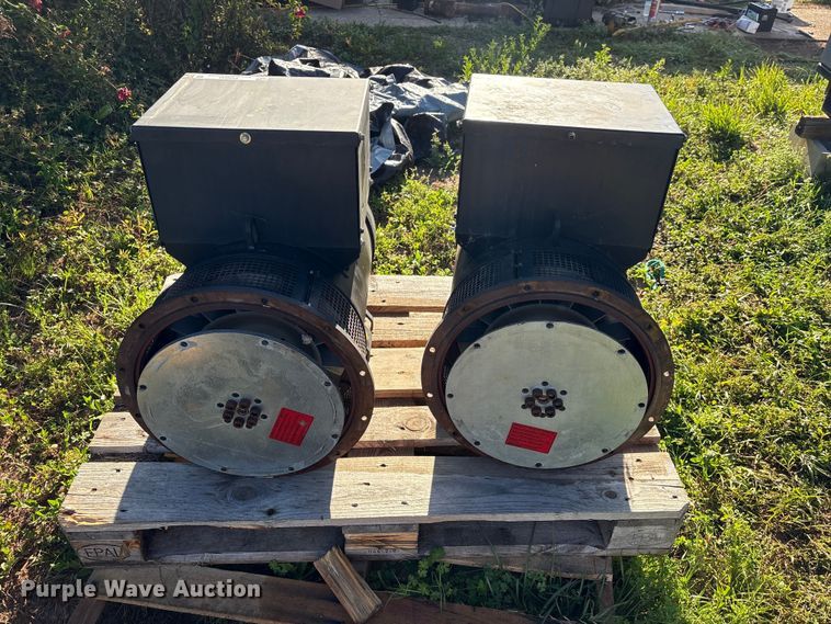 image for item EU0534 (2) Mecc Alte Spa ECO32-2S/4 generator Ends
