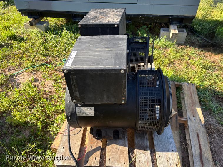 image for item EU0534 (2) Mecc Alte Spa ECO32-2S/4 generator Ends
