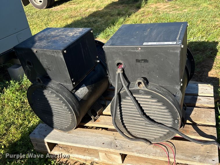 image for item EU0534 (2) Mecc Alte Spa ECO32-2S/4 generator Ends