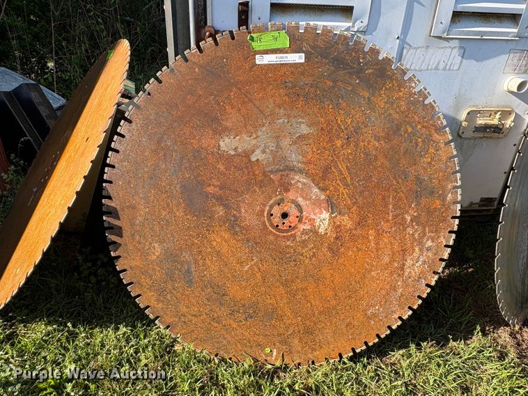 image for item EU0535 (7) concrete saw blades