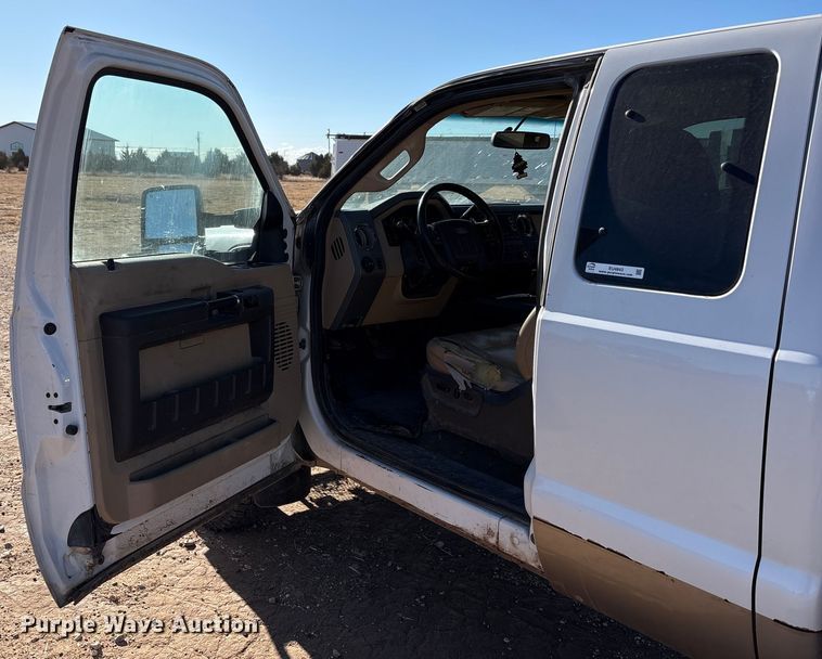 image for item EU4843 2011 Ford F350 Super Duty  Ext. Cab pickup truck