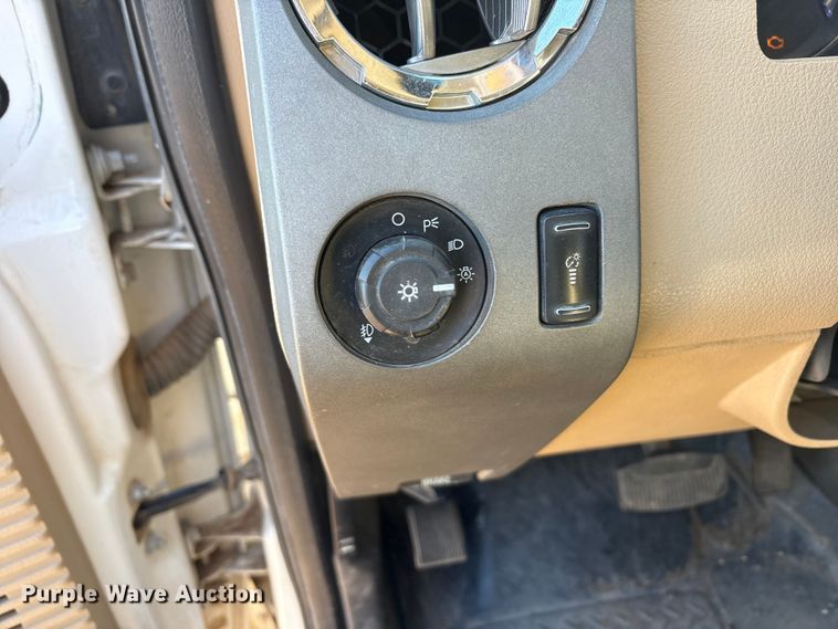 image for item EU4843 2011 Ford F350 Super Duty  Ext. Cab pickup truck