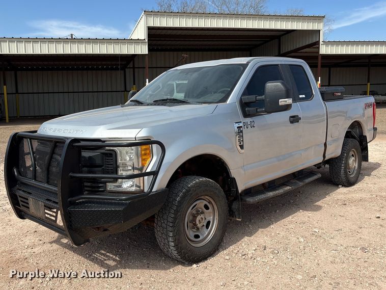 image for item EU4959 2017 Ford F250 Super Duty Ext. Cab pickup truck
