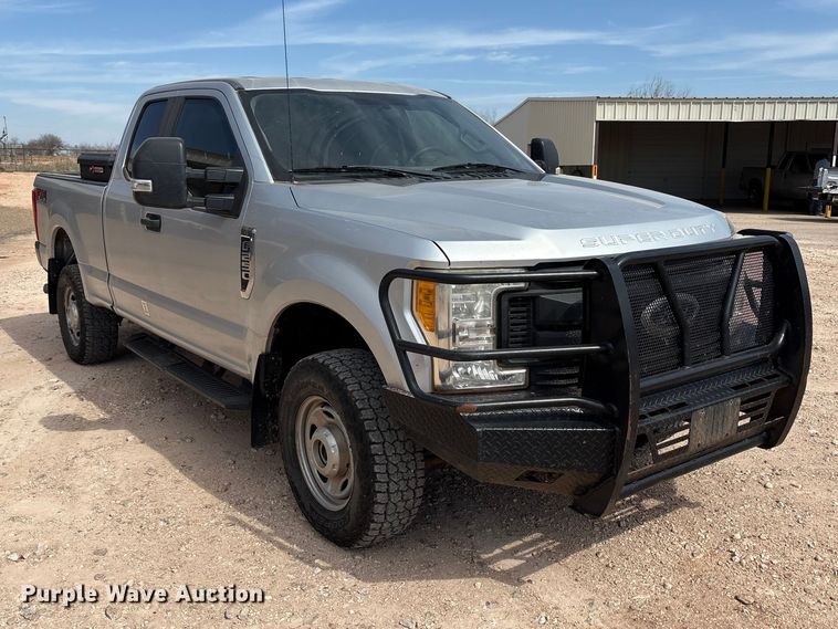 image for item EU4959 2017 Ford F250 Super Duty Ext. Cab pickup truck