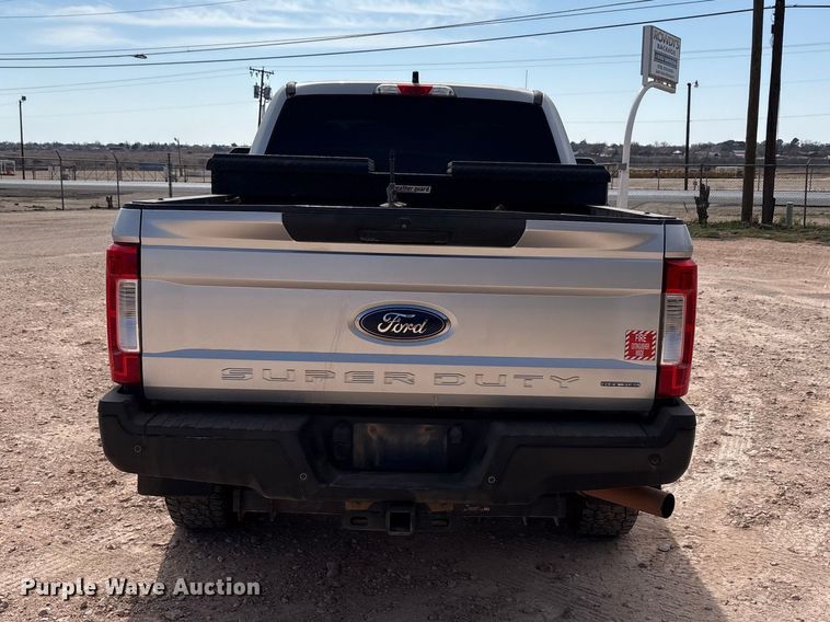 image for item EU4959 2017 Ford F250 Super Duty Ext. Cab pickup truck